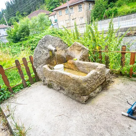 Úszó hotel кампинг петлето